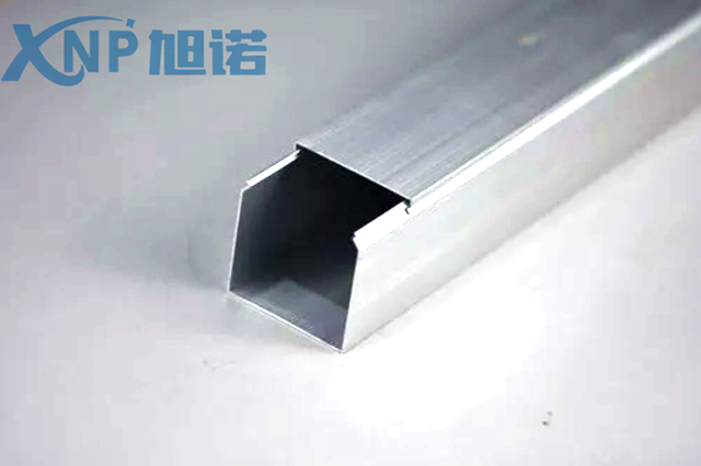 安裝鋁合金型材線槽這5個事項(xiàng)需要多注意.png 安裝鋁合金型材線槽這5個事項(xiàng)需要多注意.png