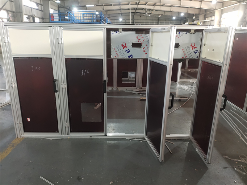 鋁型材自動(dòng)化設(shè)備防護(hù)罩加工定制